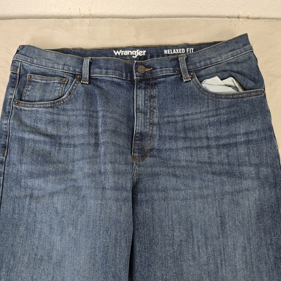 Wrangler Men's Relaxed Fit Blue Straight Jeans Sz 38x31 - Picture 3 of 10